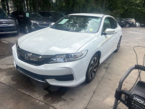 Used 2017 Honda Accord LX-S image 2