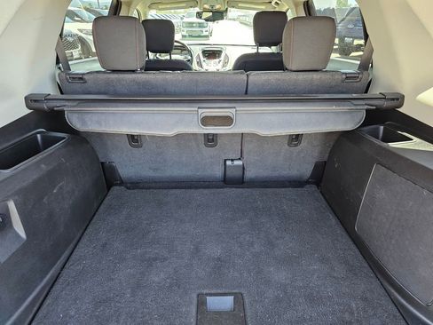 Used 2017 GMC Terrain SLE w/ Technology Package FWD image 12