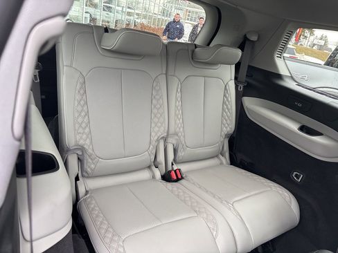 Used 2021 Jeep Grand Cherokee L Summit w/ Luxury Tech Group V image 34