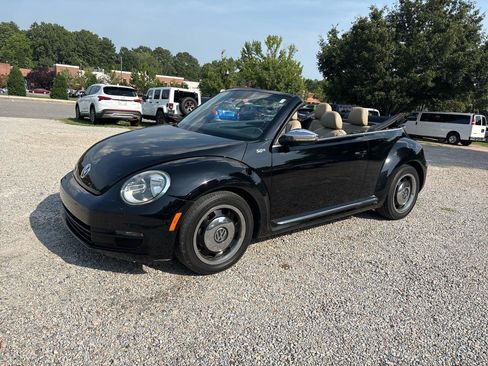 Used 2013 Volkswagen Beetle 2.5 FWD image 1