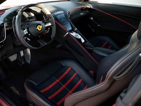Used 2024 Ferrari Roma Spider image 17