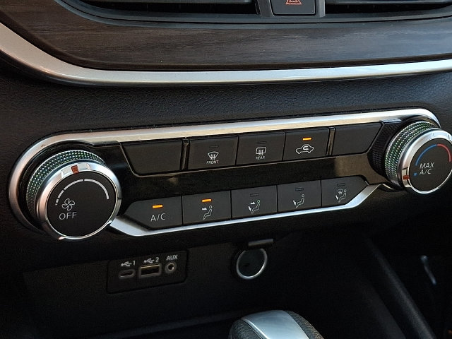 Used 2025 Nissan Altima 2.5 SV FWD image 15