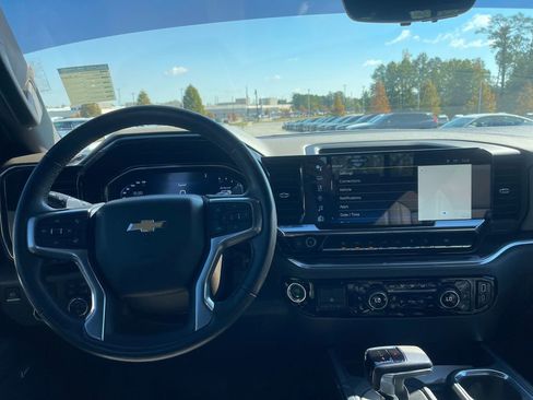 Used 2022 Chevrolet Silverado 1500 LTZ w/ Technology Package image 27