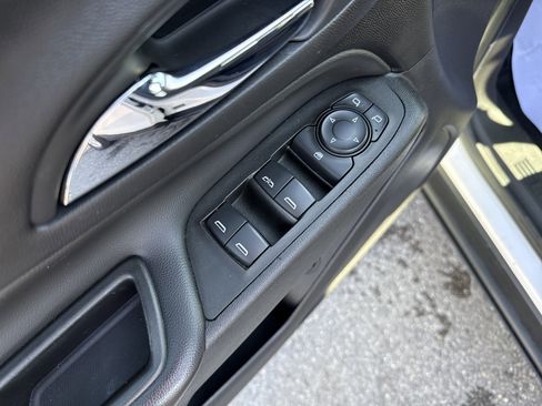 Used 2022 Chevrolet Equinox LT image 16