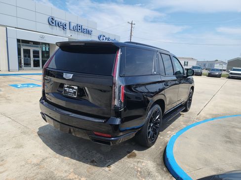 Used 2023 Cadillac Escalade Sport w/ LPO, ONYX Package AWD/4WD image 7