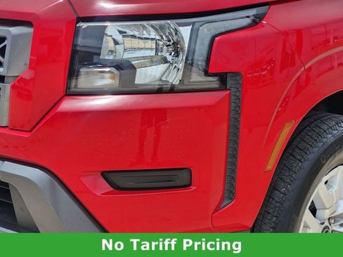Used 2022 Nissan Frontier SV w/ Technology Package RWD image 6