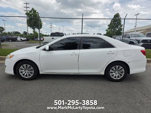 Used 2014 Toyota Camry LE FWD image 6