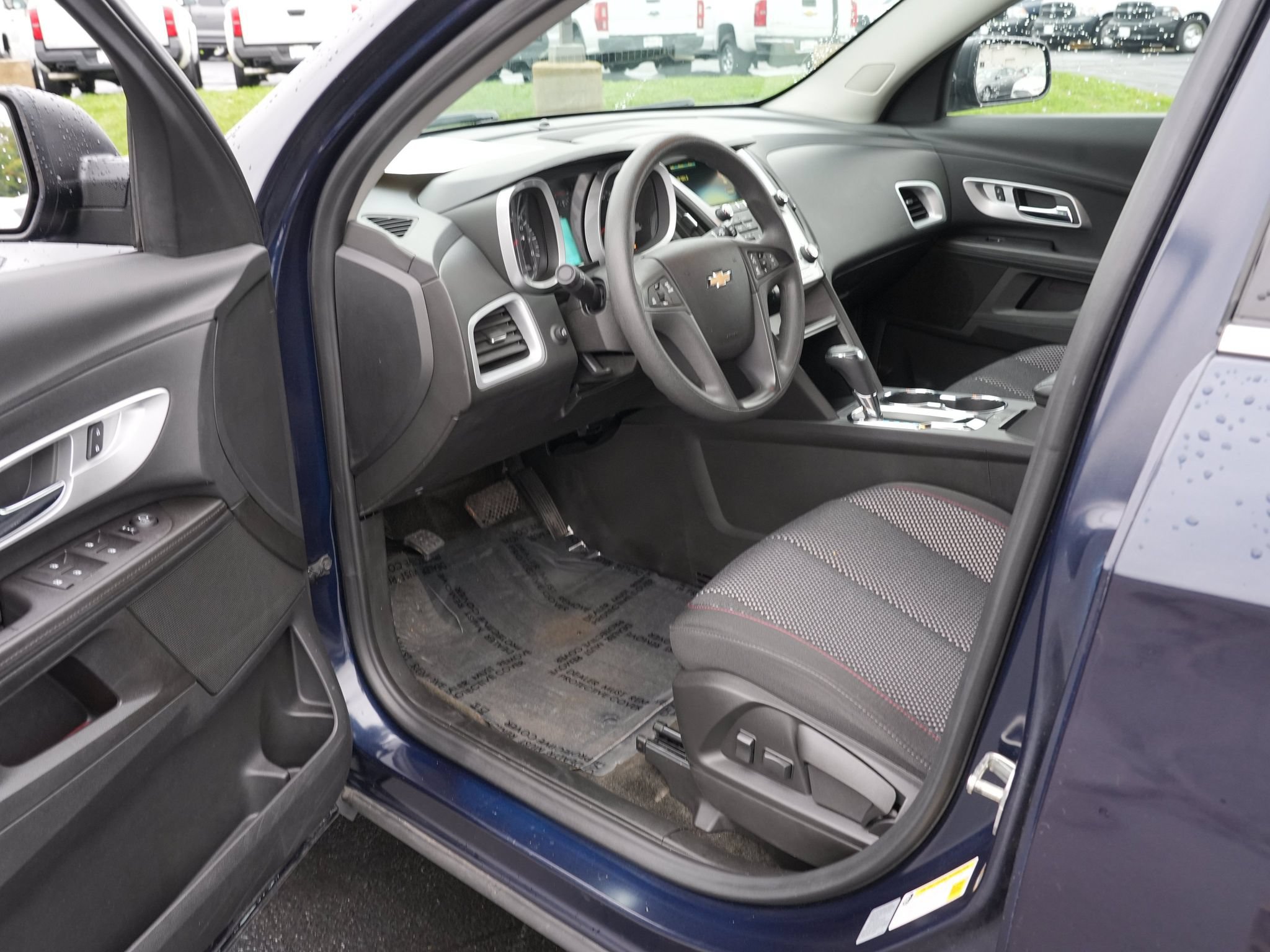 Used 2017 Chevrolet Equinox LS AWD/4WD image 14