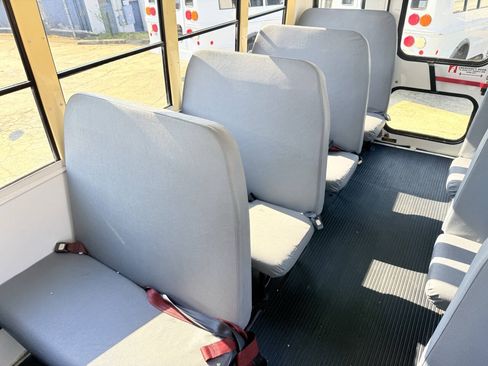 Used 2009 Chevrolet Express 3500 w/ School Bus Package RWD image 8