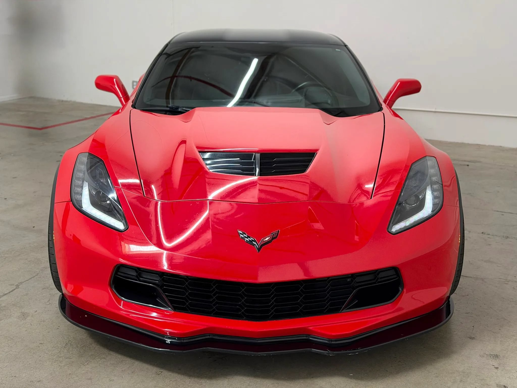 Used 2015 Chevrolet Corvette Z06 w/ 3LZ Preferred Equipment Group RWD image 3