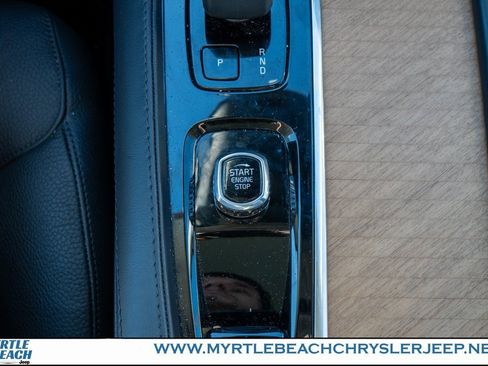 Used 2023 Volvo XC90 B6 Plus image 29