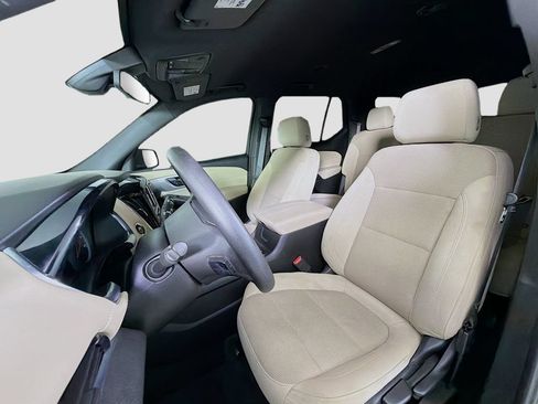 Used 2022 Chevrolet Traverse LS FWD image 14