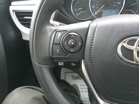 Used 2016 Toyota Corolla LE image 20