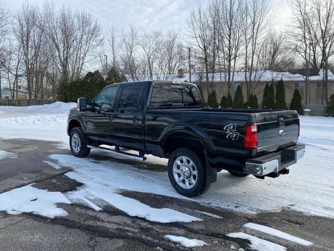 Used 2016 Ford F250 Lariat w/ Lariat Ultimate Package image 3