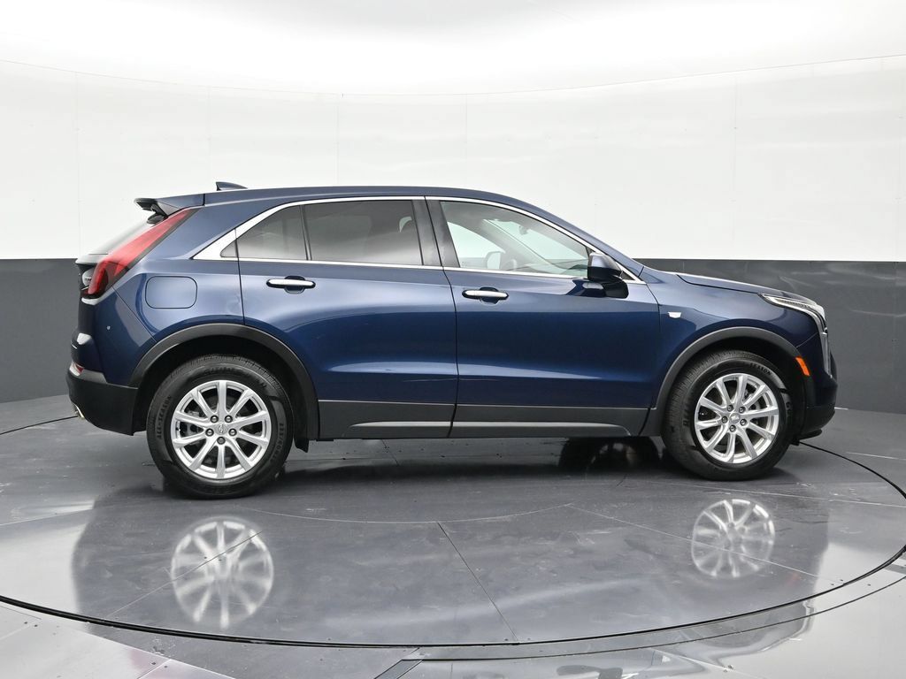 Certified 2021 Cadillac XT4 Luxury w/ Driver Awareness Package FWD image 6