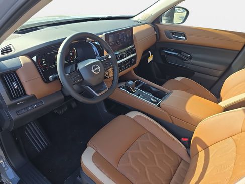 New 2026 Nissan Pathfinder Platinum w/ Cargo Package AWD/4WD image 16