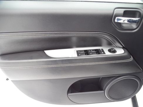 Used 2016 Jeep Compass High Altitude image 15