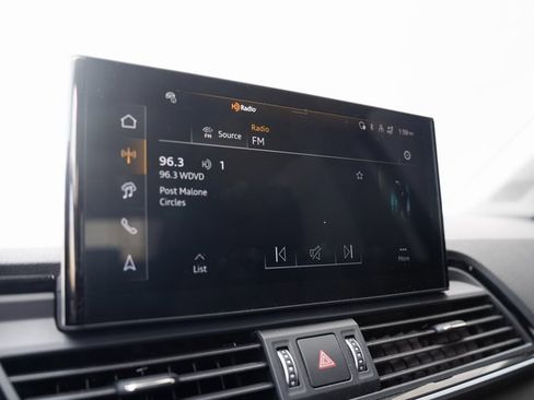 Certified 2025 Audi Q5 2.0T Premium Plus image 24