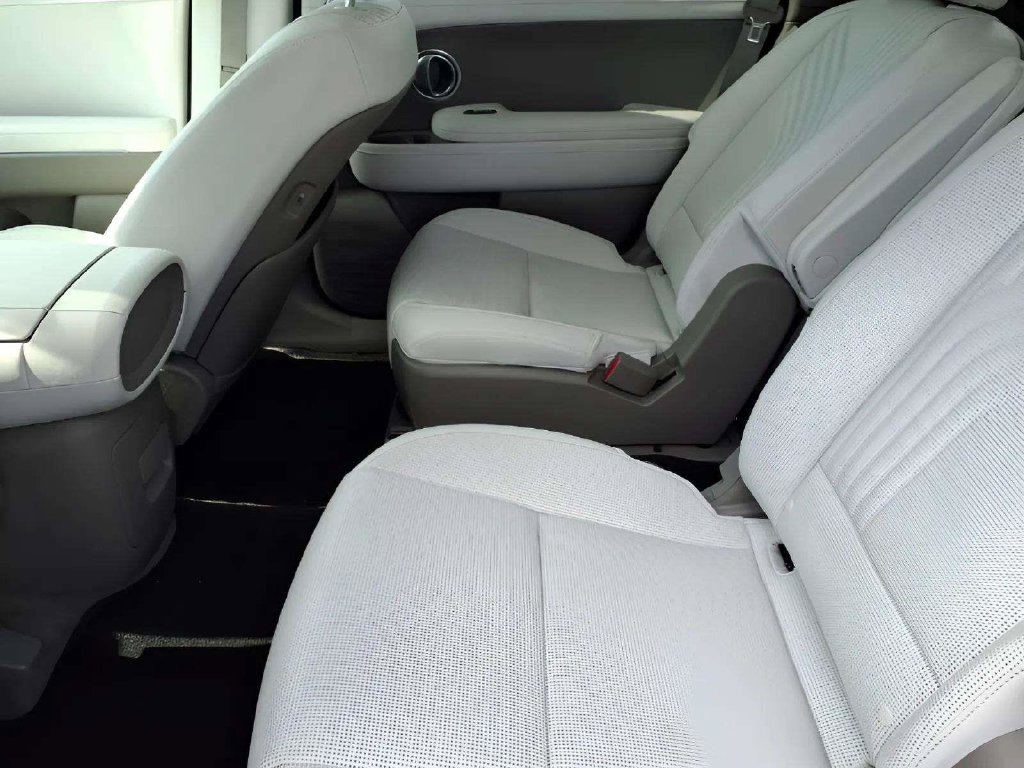 Certified 2026 Hyundai Palisade SEL FWD image 10