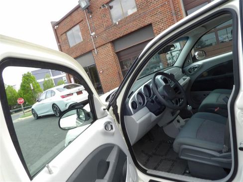 Used 2008 Chrysler PT Cruiser image 10