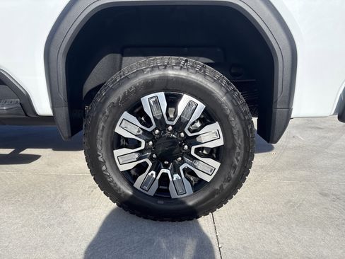 New 2026 GMC Sierra 2500 Denali w/ Denali Reserve Package AWD/4WD image 14