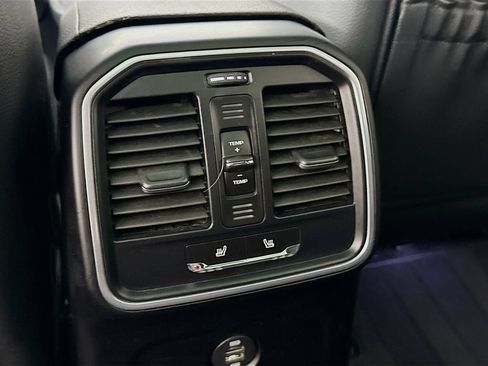 Certified 2018 Porsche Macan Sport Edition AWD/4WD image 26