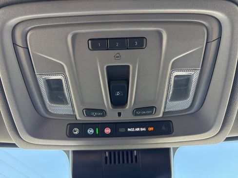 Used 2024 Chevrolet Silverado 1500 LTZ image 25