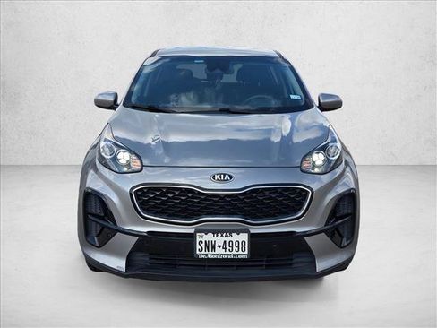 Used 2020 Kia Sportage LX image 2