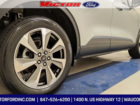Used 2023 Ford Escape Platinum w/ Premium Technology Package AWD/4WD image 17
