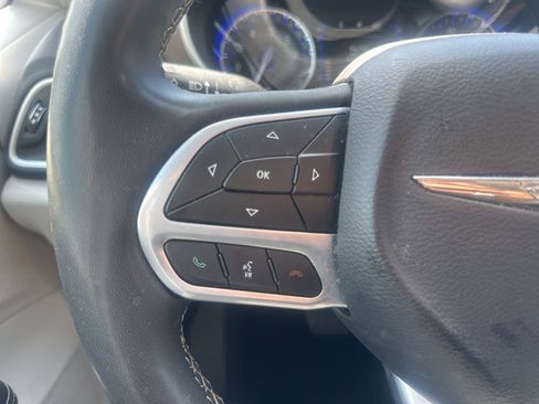 Used 2022 Chrysler Voyager LX FWD image 28