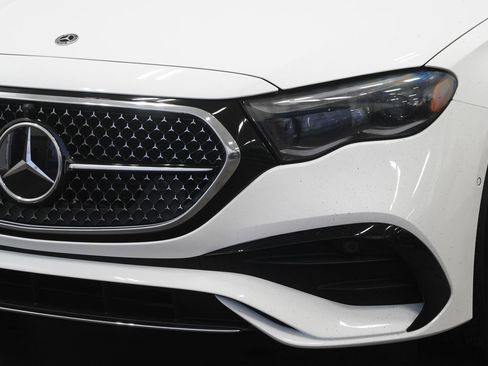 New 2026 Mercedes-Benz E 350 4MATIC Sedan image 11