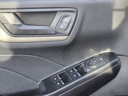 Certified 2022 Ford Escape SE w/ SE Sport Appearance Package image 9