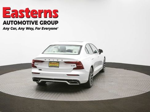 Used 2022 Volvo S60 B5 Momentum image 39
