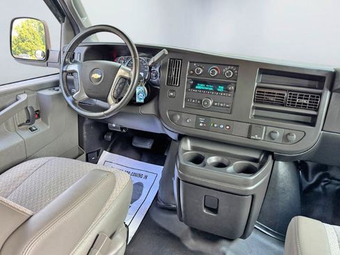 Used 2019 Chevrolet Express 2500 w/ Driver Convenience Package RWD image 17