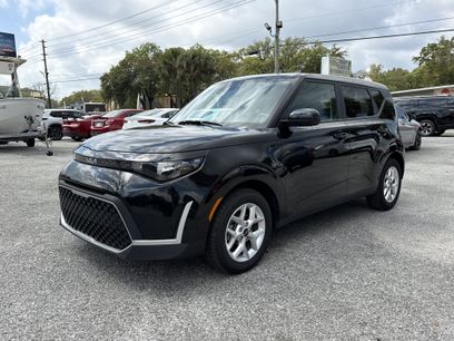 Used 2025 Kia Soul LX w/ LX Technology Package
