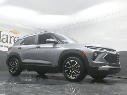 New 2026 Chevrolet TrailBlazer LT FWD image 2