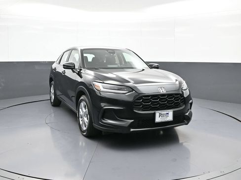 Certified 2023 Honda HR-V LX image 3