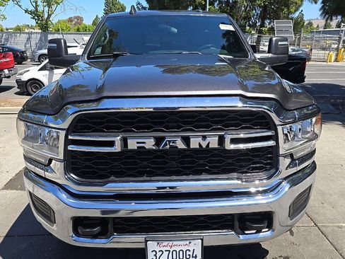 Used 2024 RAM 2500 Tradesman w/ Chrome Appearance Group AWD/4WD image 3
