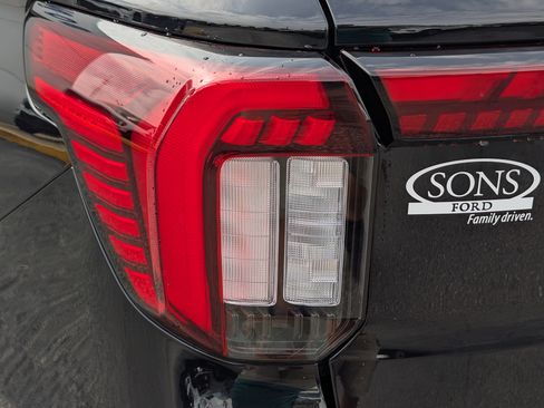 New 2026 Ford Explorer Active RWD image 12