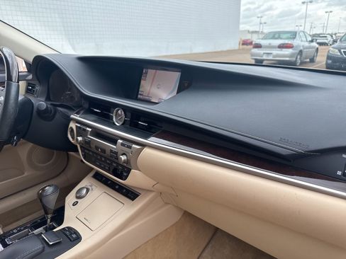 Used 2014 Lexus ES 350 w/ Luxury Package image 25