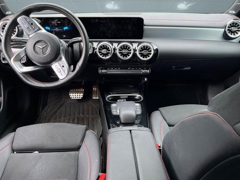Used 2023 Mercedes-Benz CLA 250 image 7