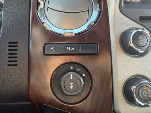 Used 2015 Ford F350 Lariat w/ Lariat Ultimate Package image 28