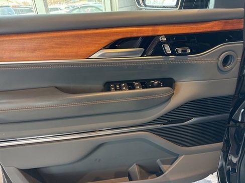 Used 2023 Jeep Grand Wagoneer L Series III w/ Rear Seat Video Group 1 image 14