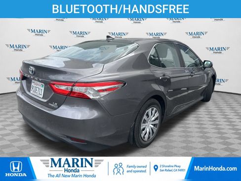 Used 2020 Toyota Camry LE FWD image 3