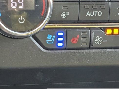 Used 2019 Ford Expedition Platinum image 21