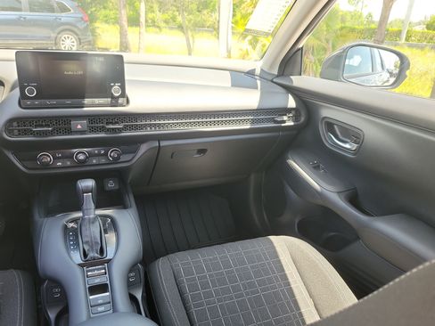 Used 2024 Honda HR-V LX image 19