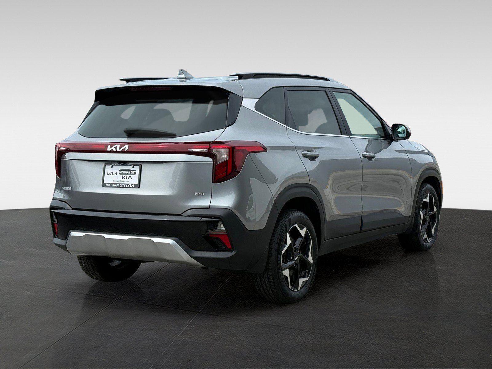 Used 2024 Kia Seltos EX AWD/4WD image 5