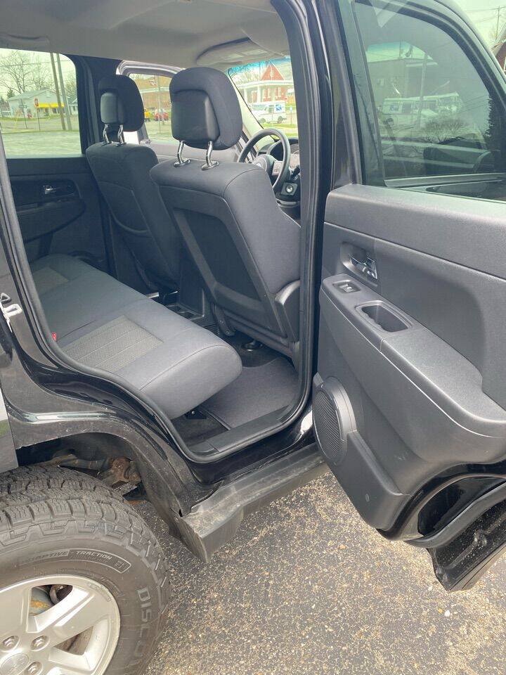 Used 2012 Jeep Liberty Sport AWD/4WD image 8