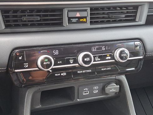 Used 2025 Honda Pilot EX-L image 15