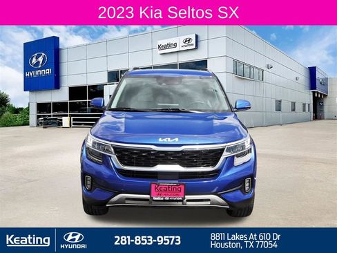 Used 2023 Kia Seltos SX w/ SX Sunroof Package AWD/4WD image 2
